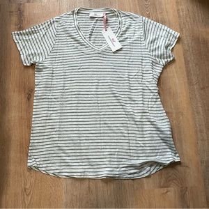 New vineyard vines t shirt